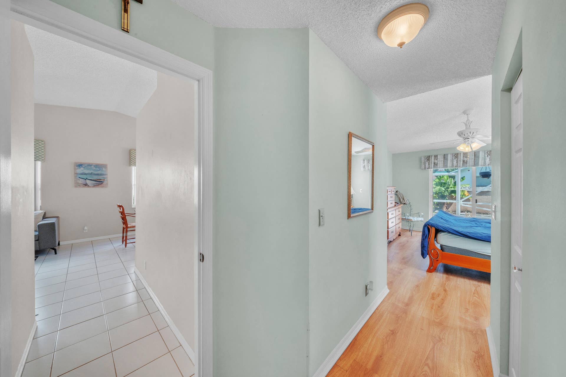 16 Foyer