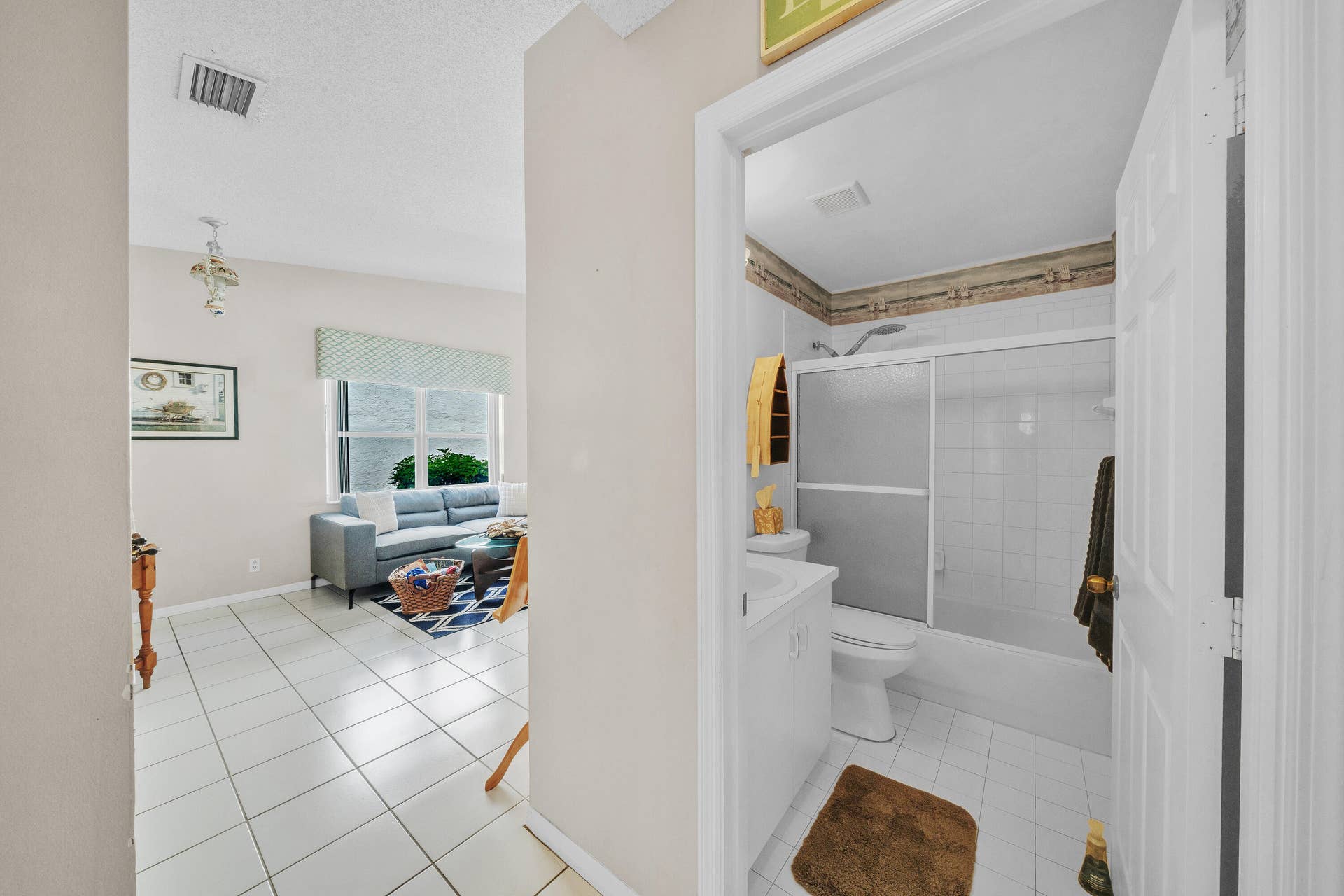 22 Foyer
