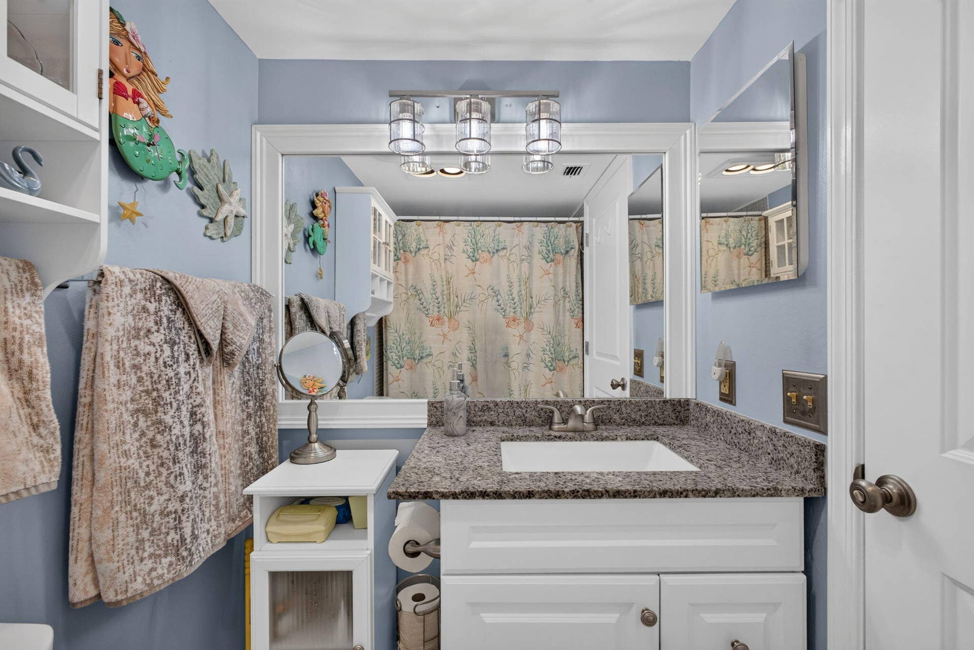 1251 Sugar Sands Boulevard, #124, Singer Island, FL 33404 Guest Bath Full Frontal
