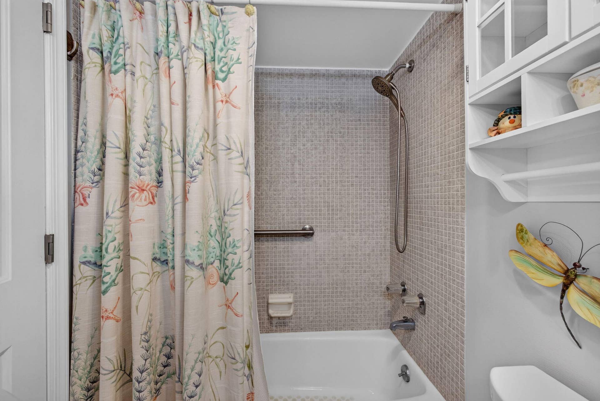 1251 Sugar Sands Boulevard, #124, Singer Island, FL 33404 Guest Bath Shower