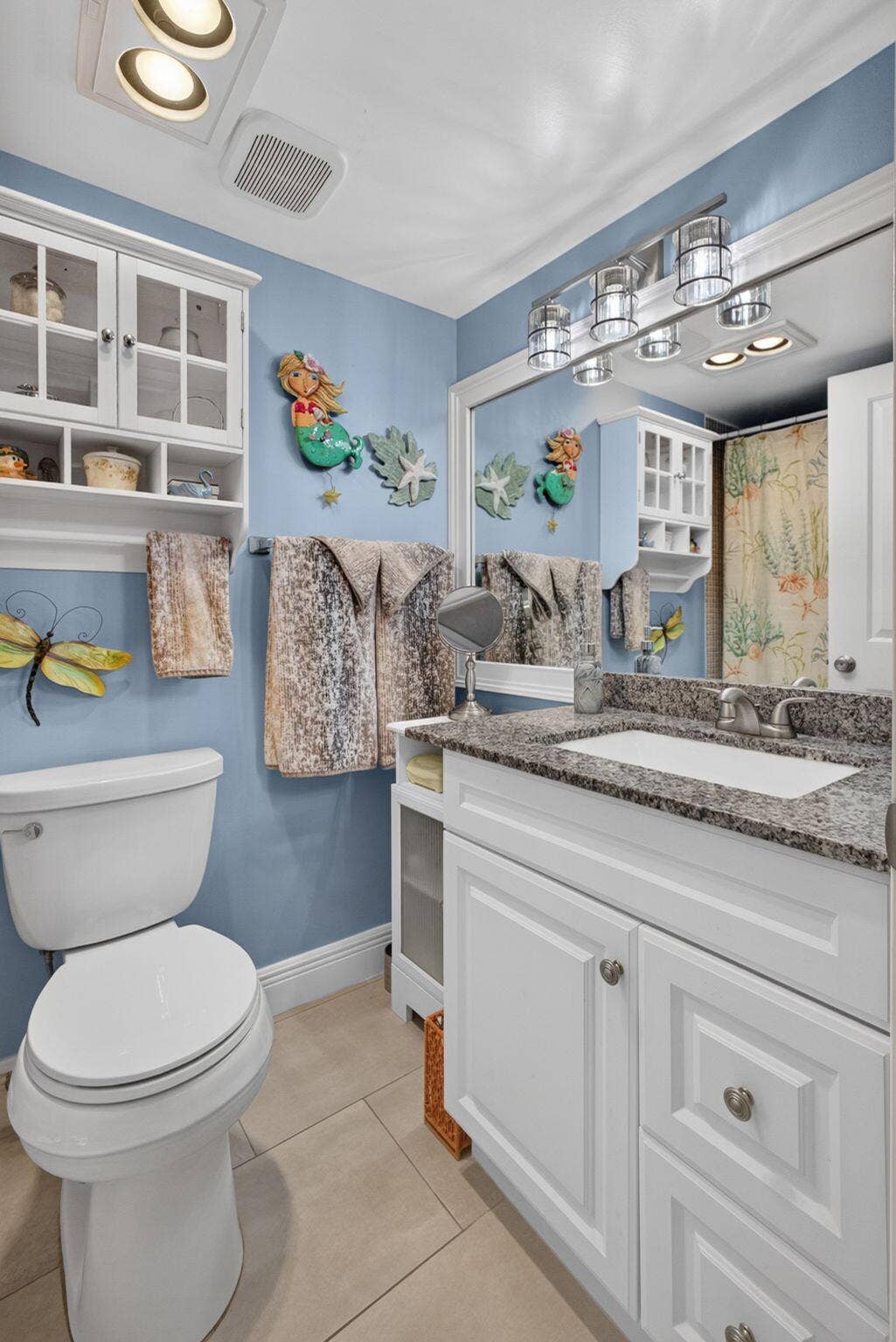 1251 Sugar Sands Boulevard, #124, Singer Island, FL 33404 Guest Bath Entrance