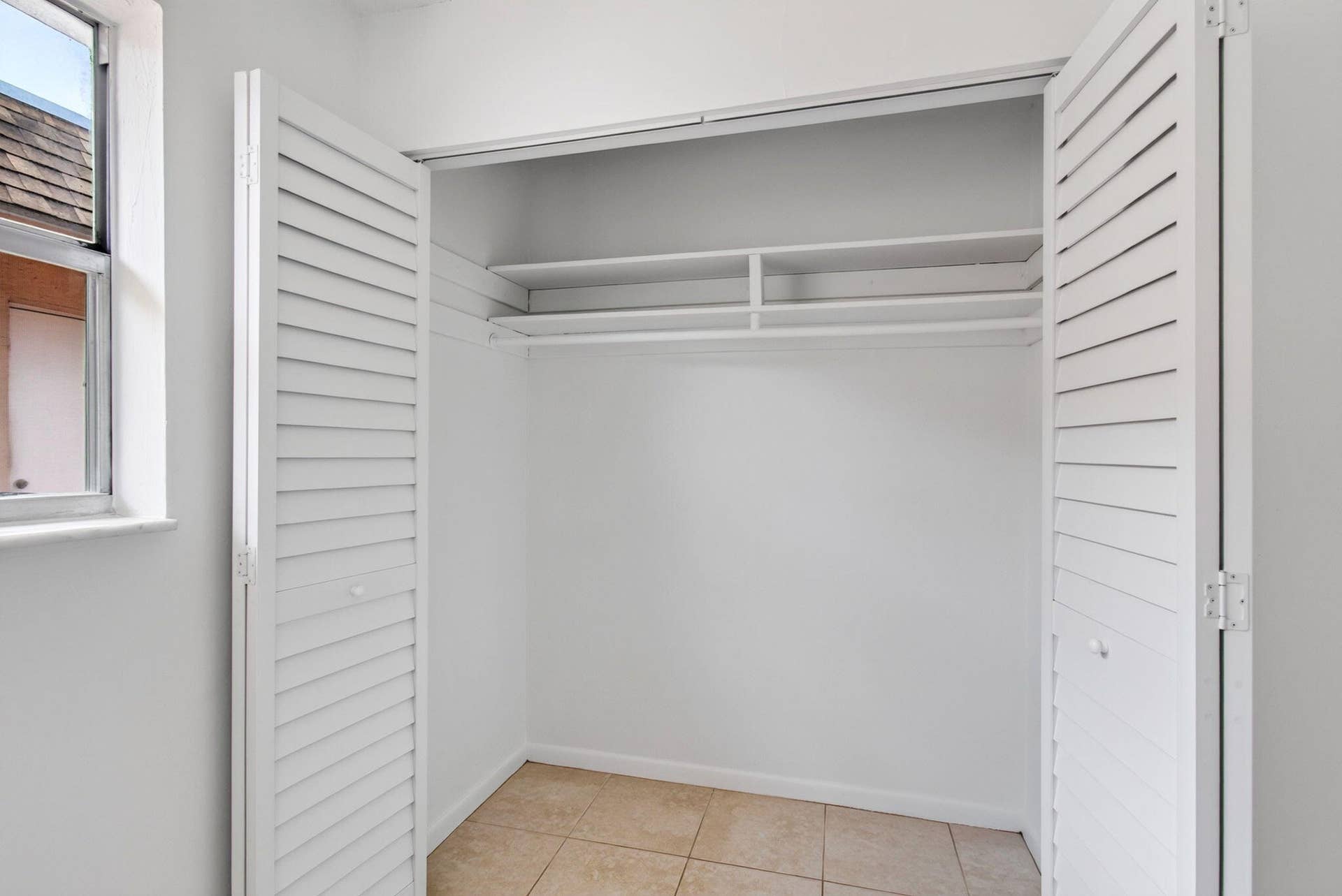 450 SW 2ND Avenue, #205, Boca Raton, FL 33432 Wooden Shelf