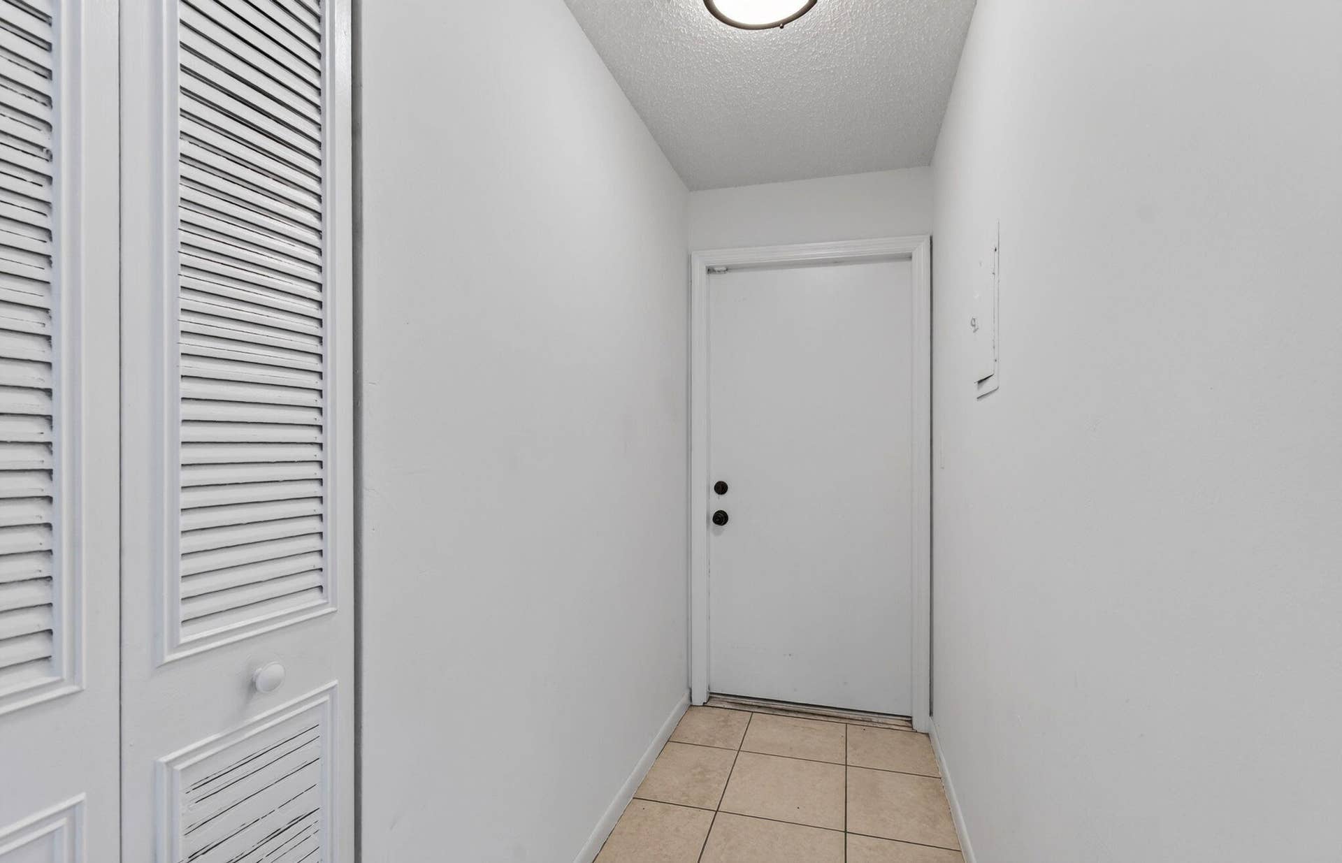 450 SW 2ND Avenue, #205, Boca Raton, FL 33432 Foyer