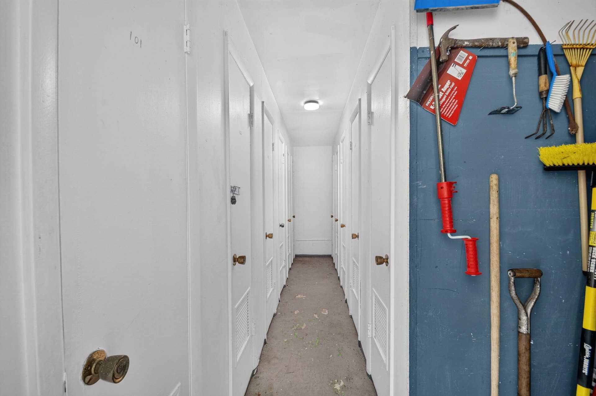 701 SW LAKE Court, #109, Boynton Beach, FL 33426 private extra storge