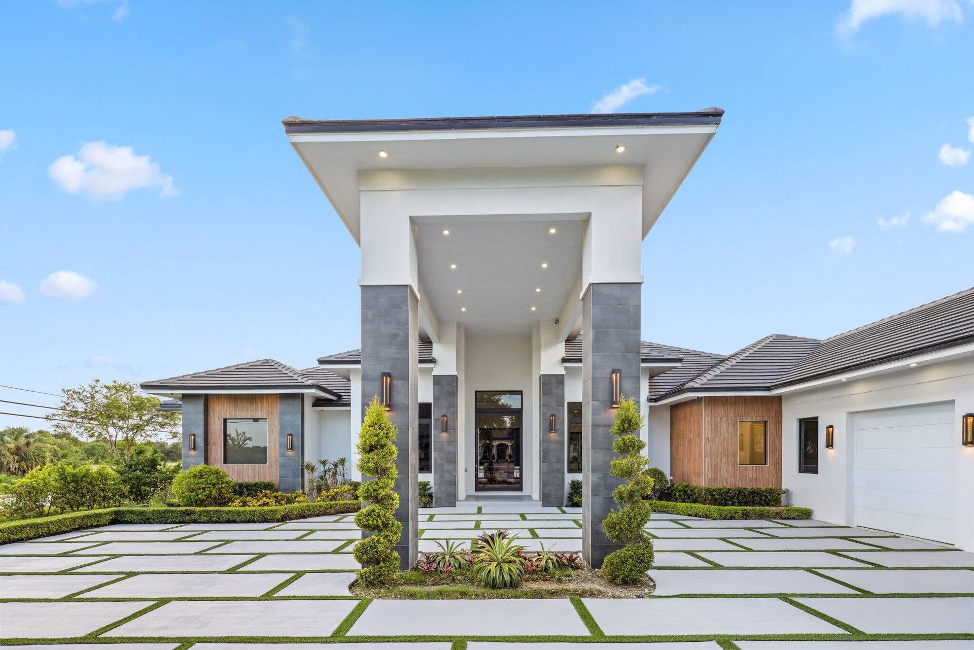 13600 Pine Meadow Court - 9.jpg-SMALL