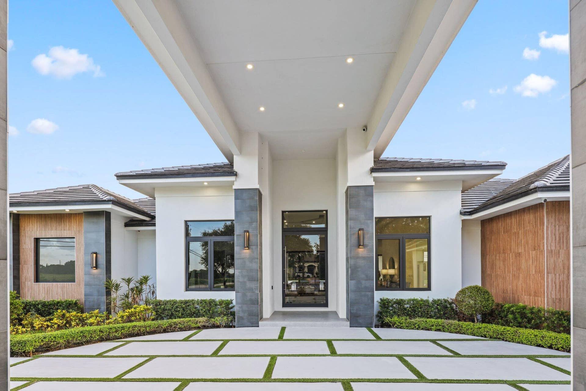 13600 Pine Meadow Court - 11.jpg-SMALL