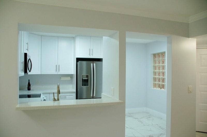 10700 NW 14th Street, #146, Plantation, FL 33322 SA - OV kitchen2