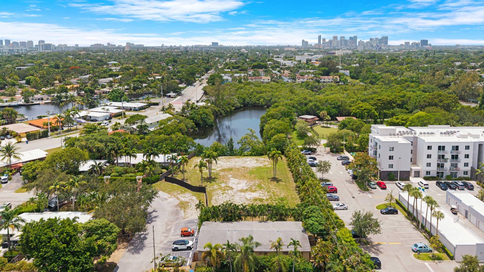 2117 NE 14TH Avenue, #1-4, Wilton Manors, FL 33305 accutour_02 2117-ne-14th-ave -008