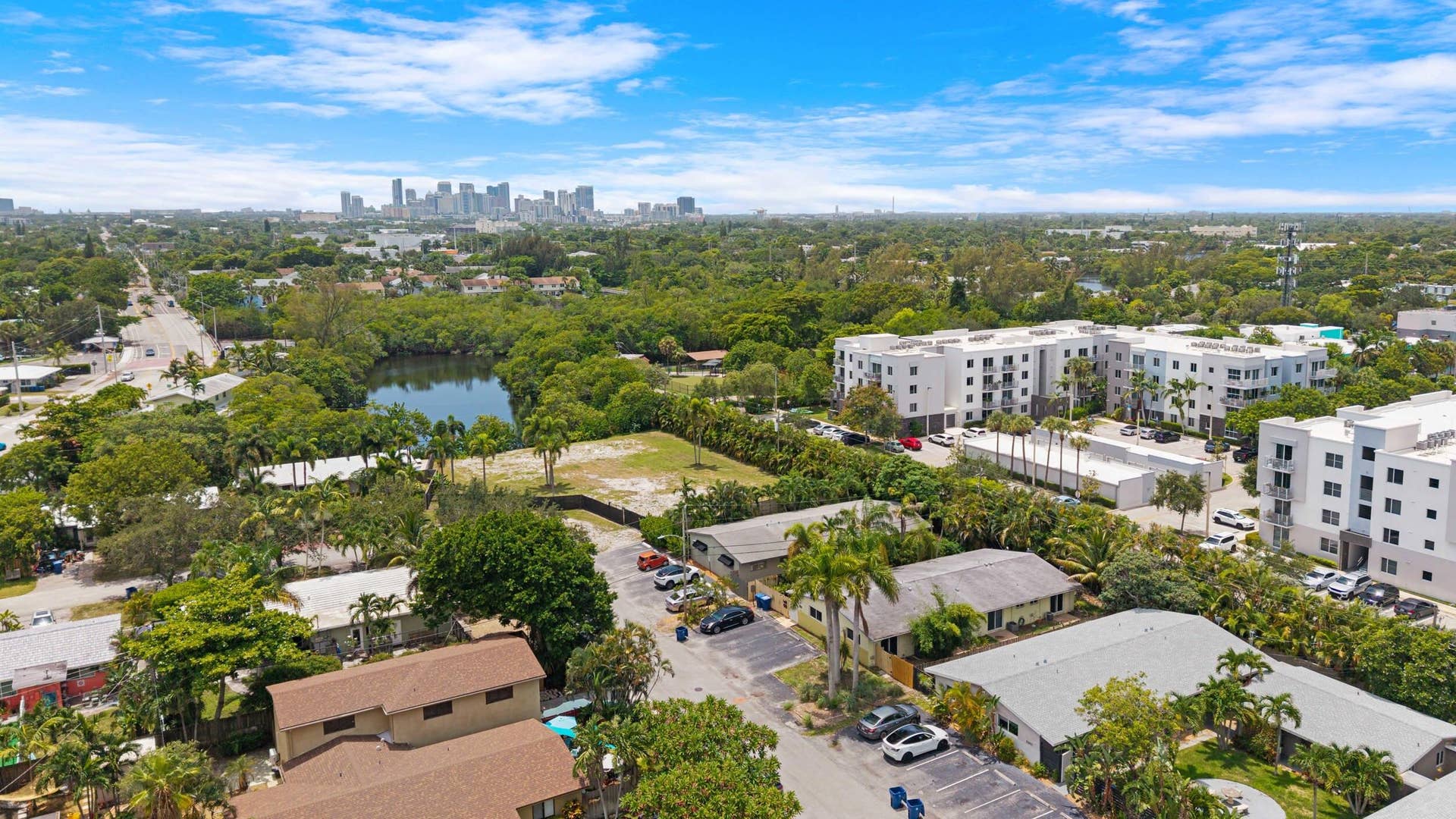2117 NE 14TH Avenue, #1-4, Wilton Manors, FL 33305 accutour_02 2117-ne-14th-ave -014