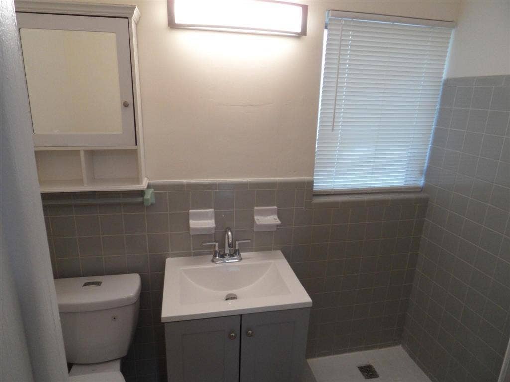 2117 NE 14TH Avenue, #1-4, Wilton Manors, FL 33305 Unit 2