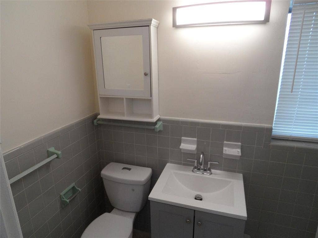 2117 NE 14TH Avenue, #1-4, Wilton Manors, FL 33305 Photo 10