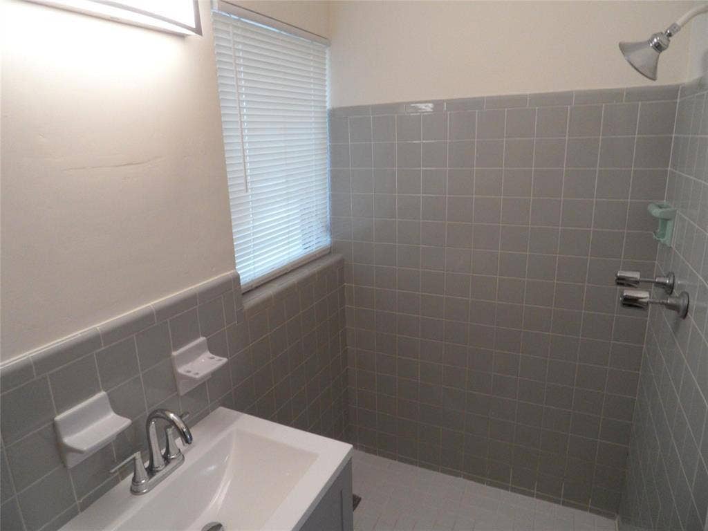 2117 NE 14TH Avenue, #1-4, Wilton Manors, FL 33305 Unit 2