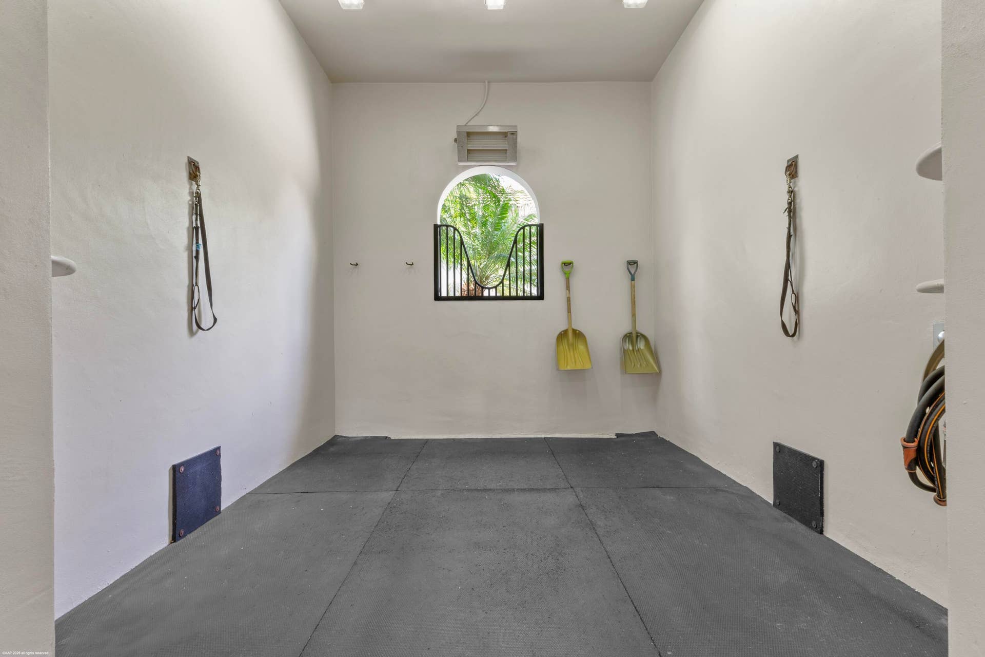 3382 Grand Prix Farms Drive N, Wellington, FL 33414 Wash Stall
