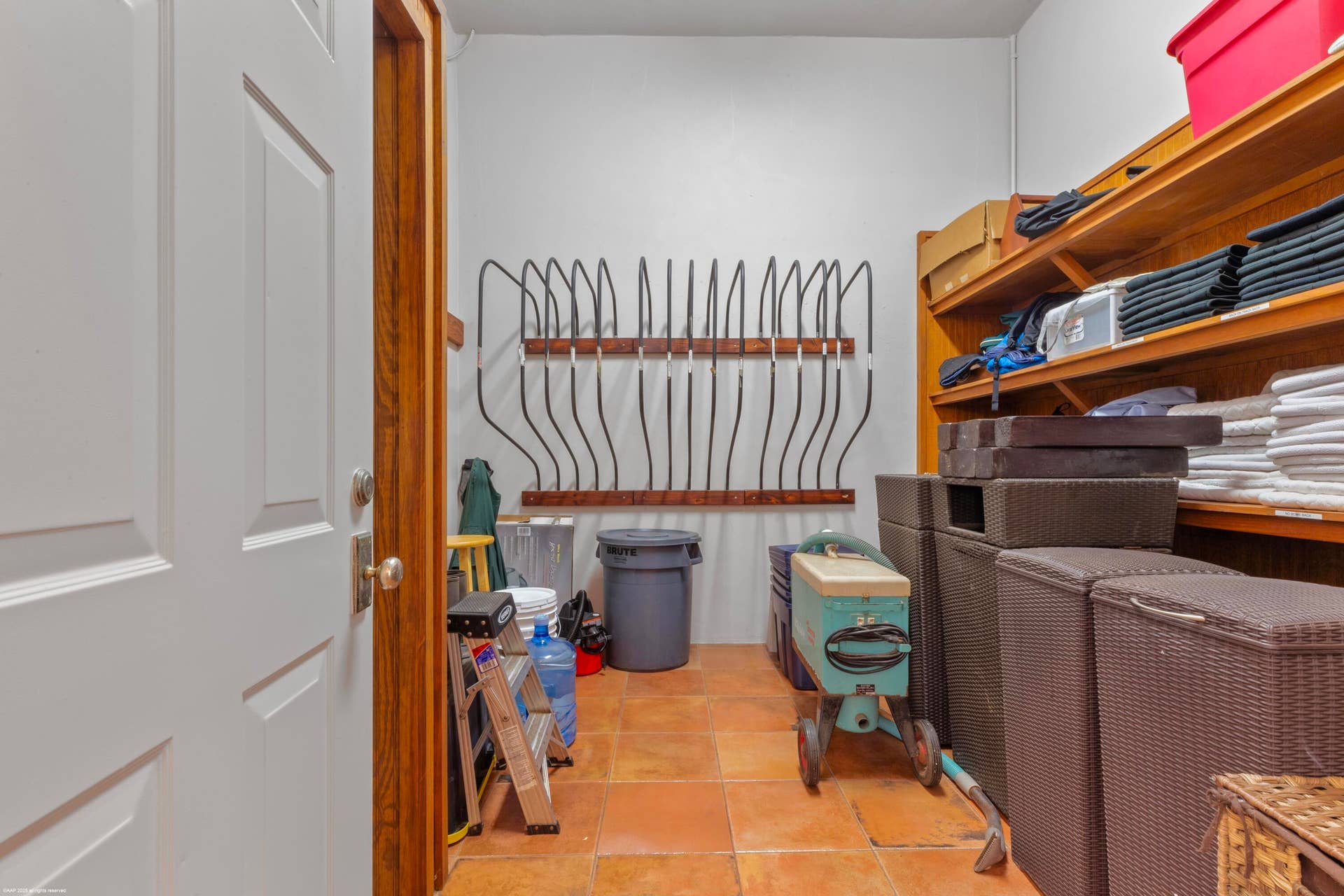 3382 Grand Prix Farms Drive N, Wellington, FL 33414 Barn Feed and Storage