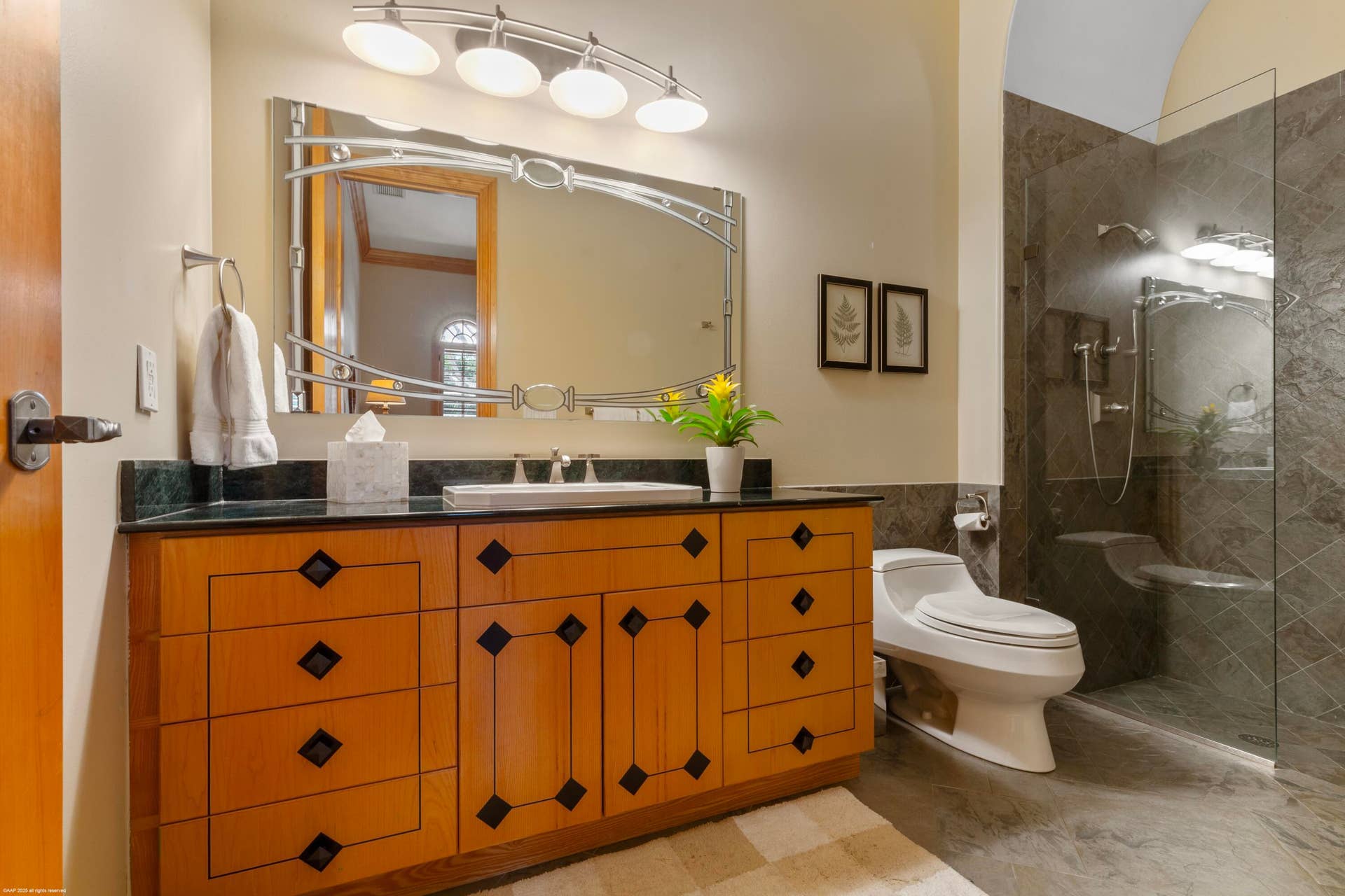 3382 Grand Prix Farms Drive N, Wellington, FL 33414 Owner's Apartment Bathroom Bathroom