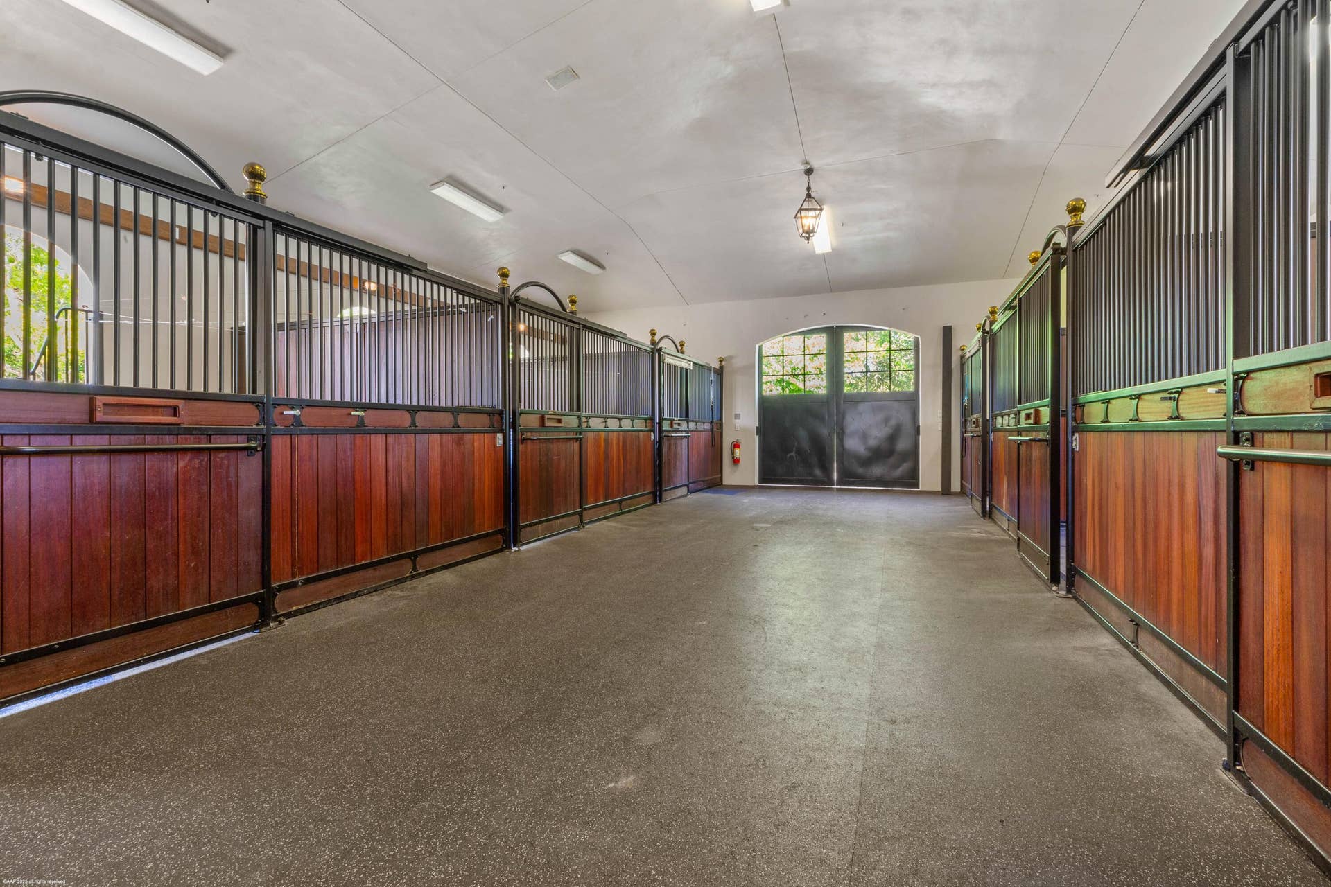 3382 Grand Prix Farms Drive N, Wellington, FL 33414 Barn Aisle