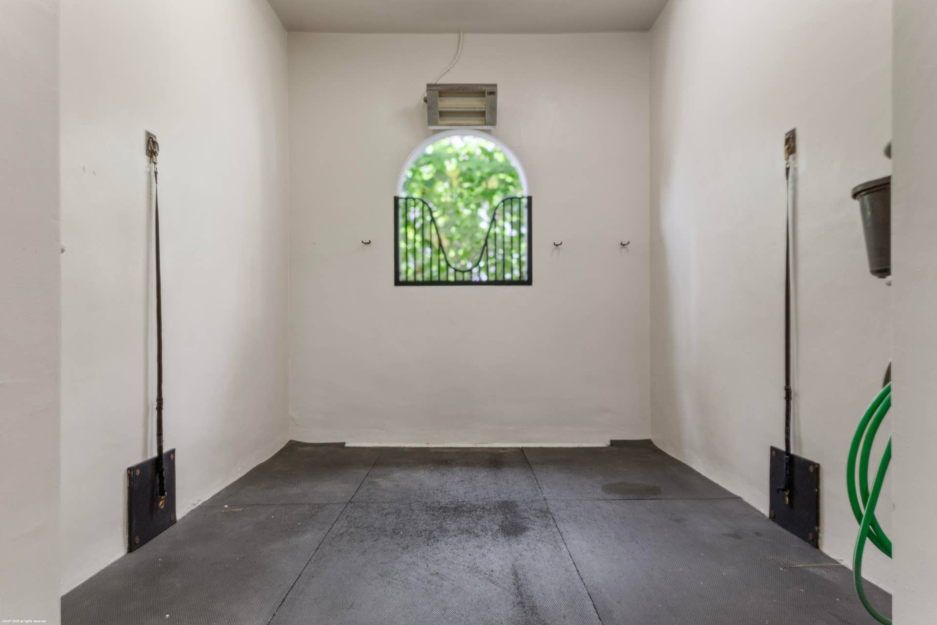 3382 Grand Prix Farms Drive N, Wellington, FL 33414 Wash Stall