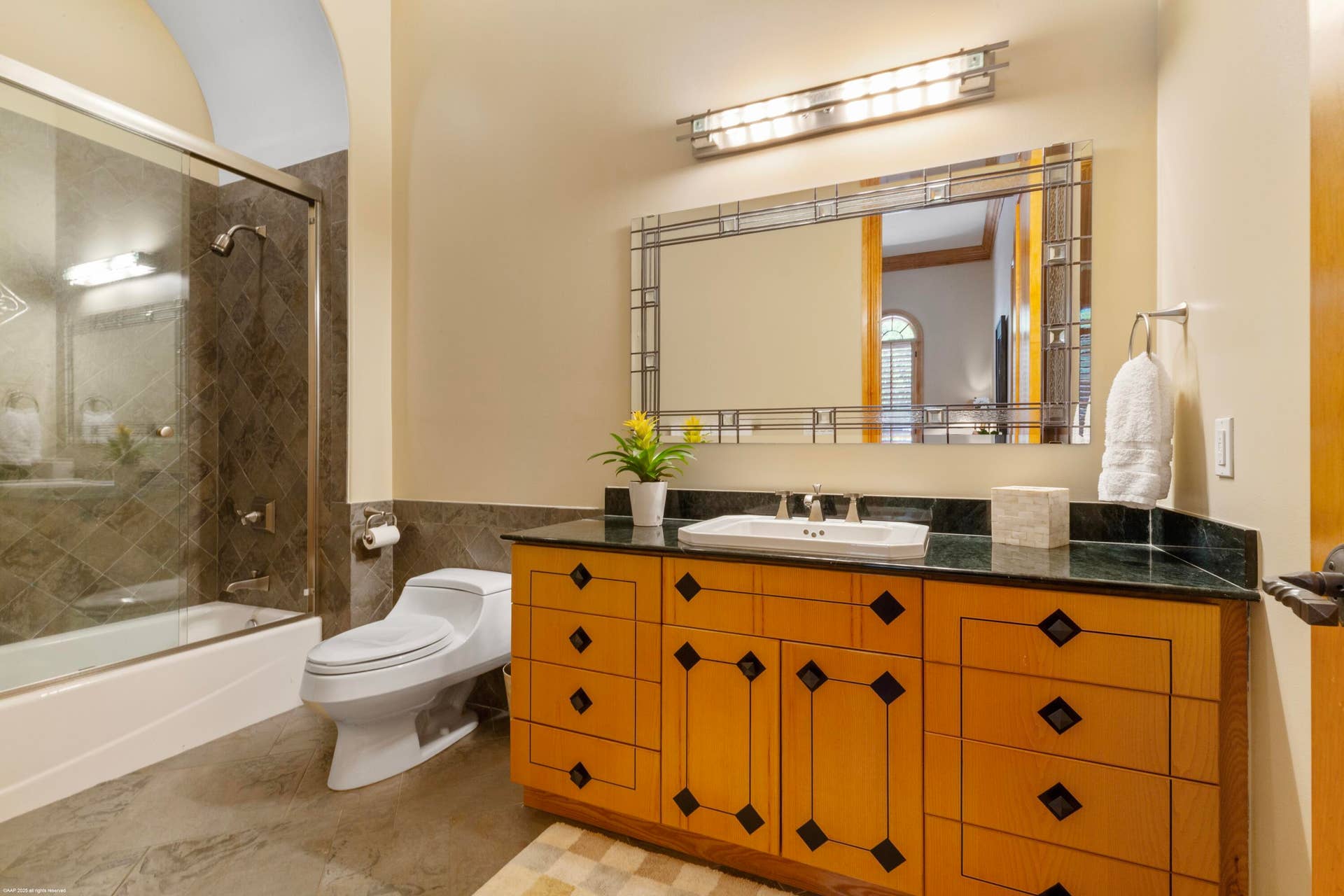 3382 Grand Prix Farms Drive N, Wellington, FL 33414 Bath in Owners apartment