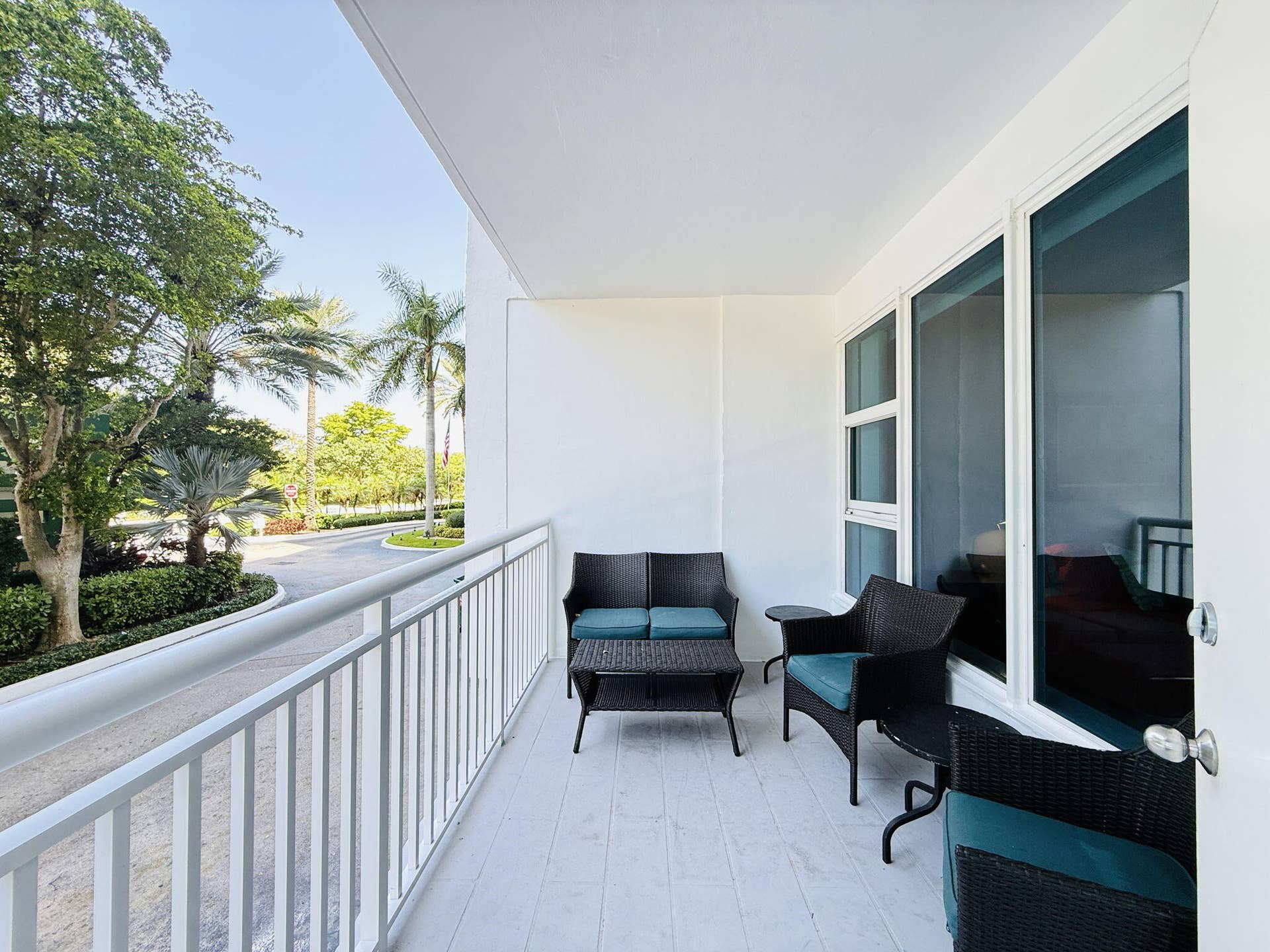 1620 S Ocean Boulevard, #1N, Lauderdale By The Sea, FL 33062 west facing balcony