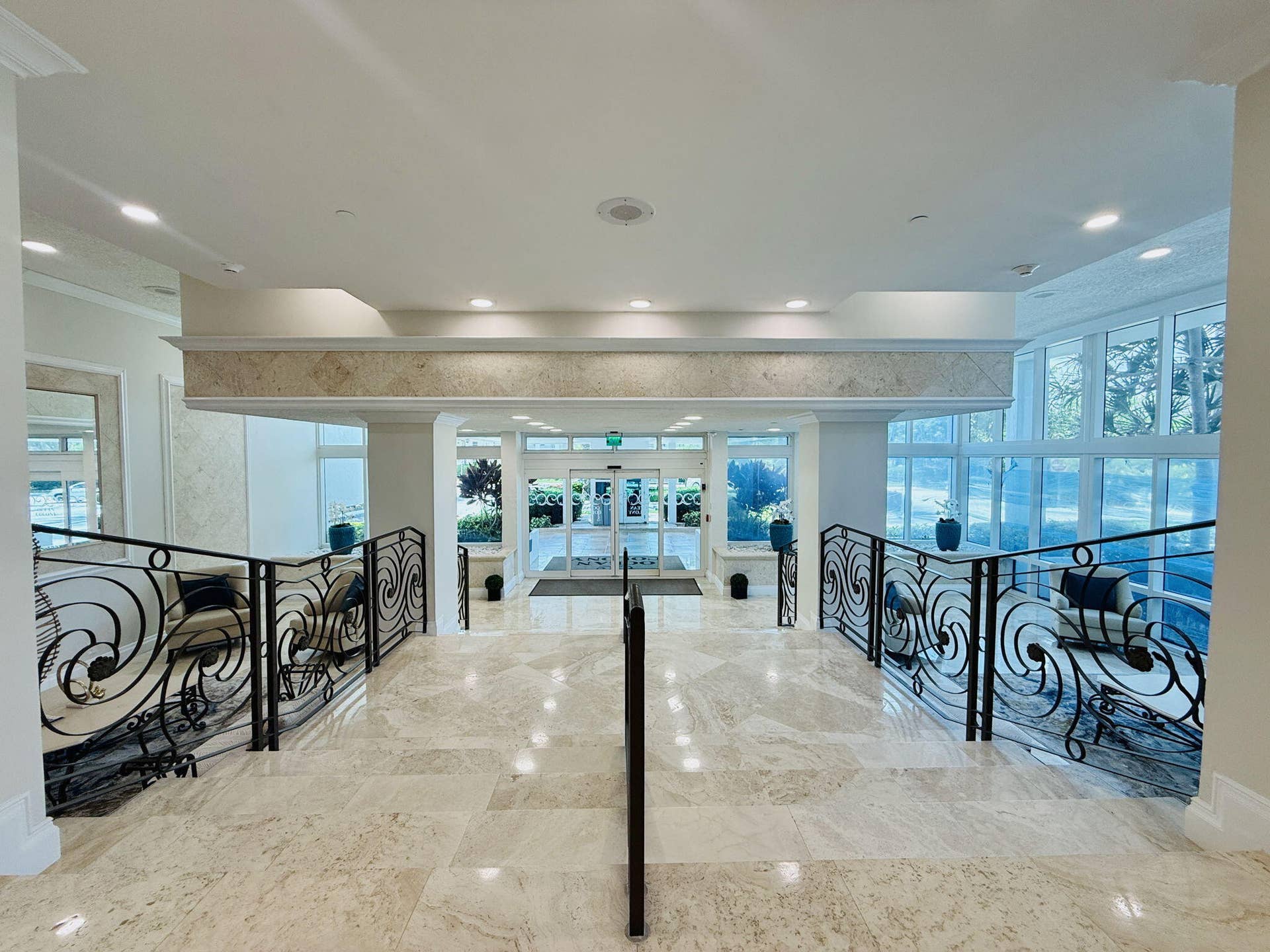 1620 S Ocean Boulevard, #1N, Lauderdale By The Sea, FL 33062 lobby area