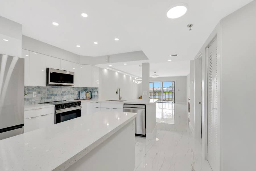 Property photo for 7240 Huntington Lane, #202, Delray Beach, FL