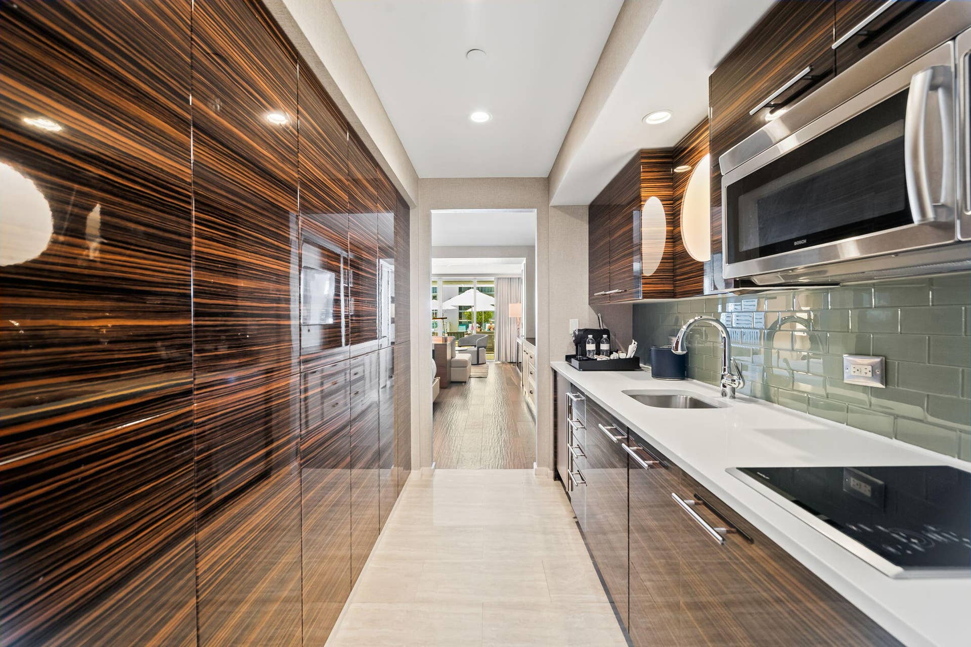 551 N FORT LAUDERDALE BEACH Boulevard, #H1011, Fort Lauderdale, FL 33304 living room