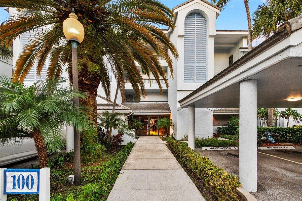 143 Bay Colony Drive N, Juno Beach, FL 33408 01-JLC_9599