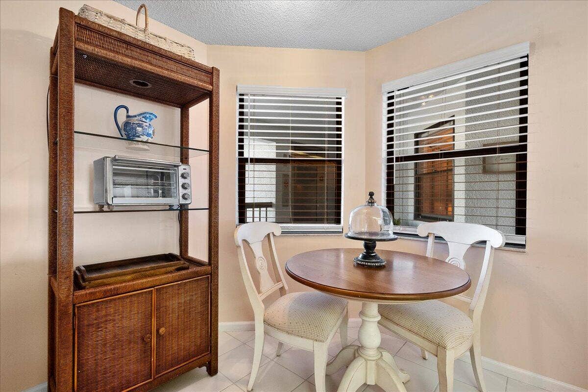 143 Bay Colony Drive N, Juno Beach, FL 33408 08-JLC_9457