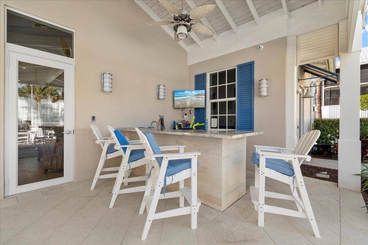 143 Bay Colony Drive N, Juno Beach, FL 33408 29-JLC_9382