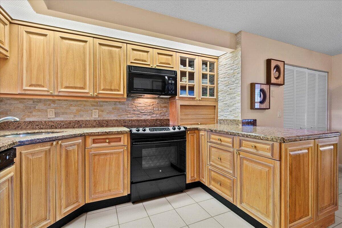 143 Bay Colony Drive N, Juno Beach, FL 33408 06-JLC_9447