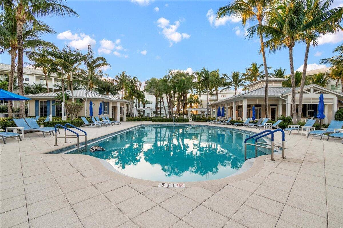 143 Bay Colony Drive N, Juno Beach, FL 33408 37-JLC_9617