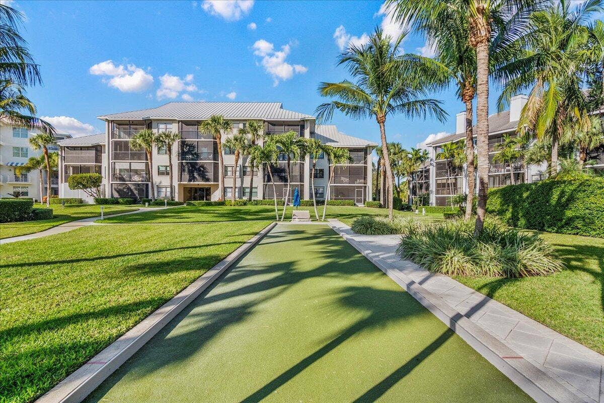 143 Bay Colony Drive N, Juno Beach, FL 33408 24-JLC_9359