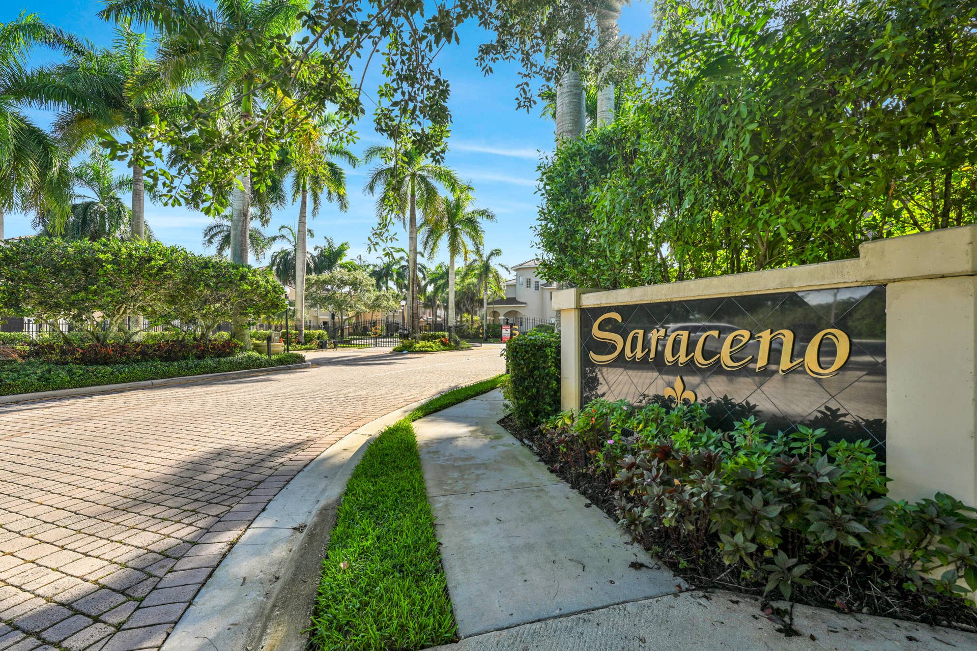 11695 NW 2nd St Plantation 00042