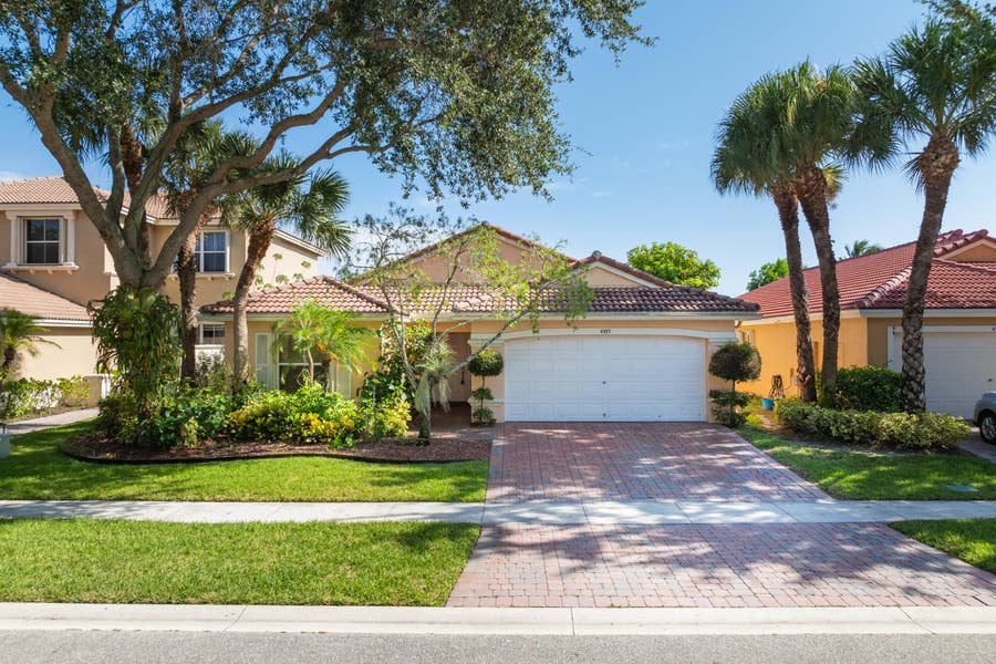 Property photo for 4977 Victoria Circle, West Palm Beach, FL
