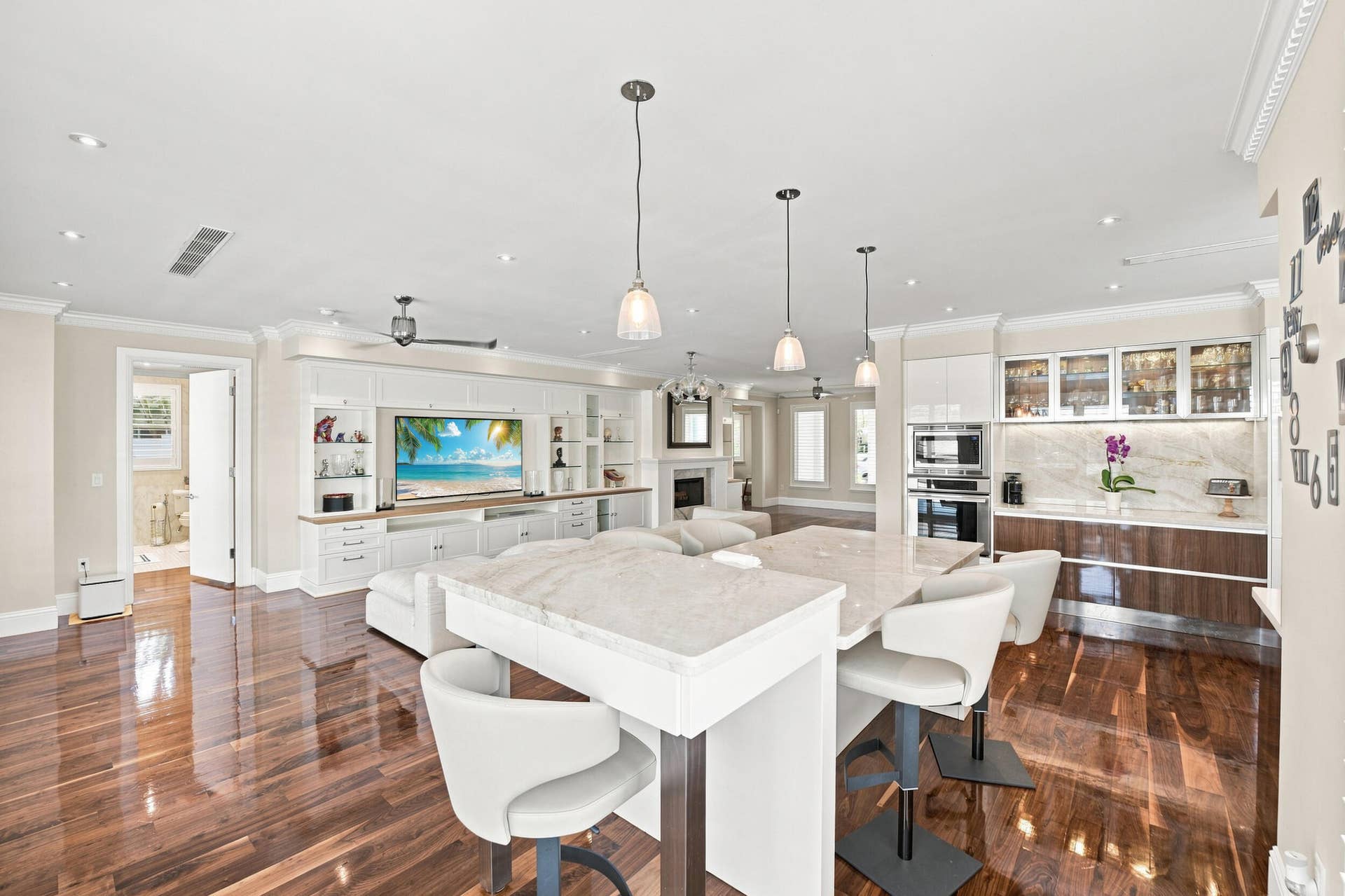 2009 NE 21ST Street, Fort Lauderdale, FL 33305 27_024__jjl6058. (2)