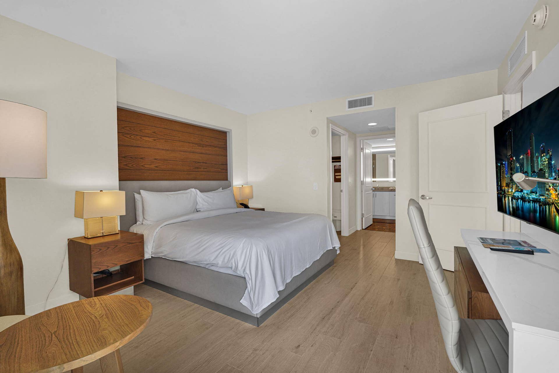 505 N FORT LAUDERDALE BEACH Boulevard, #1105, Fort Lauderdale, FL 33304 Plush King Bed