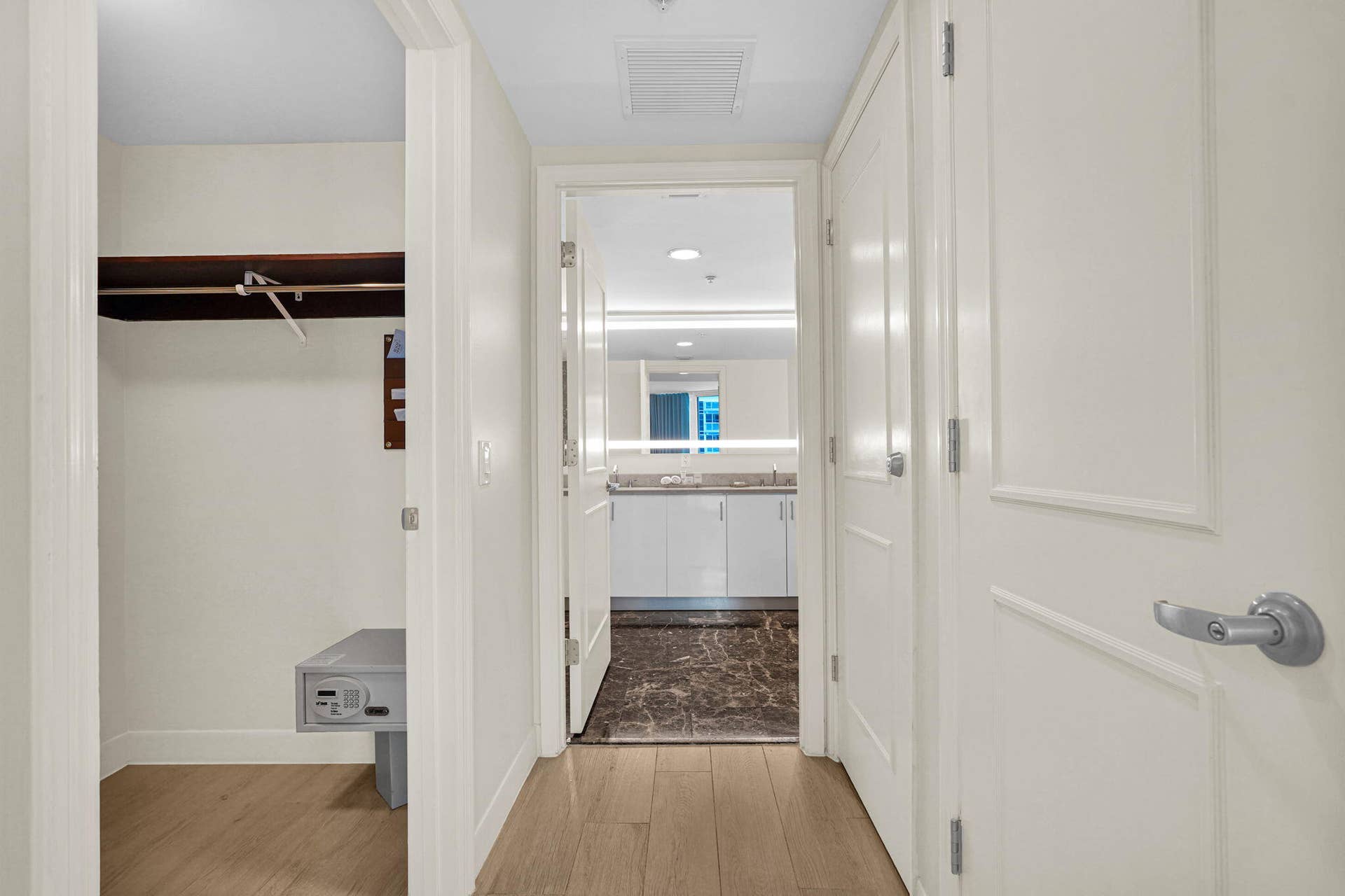 505 N FORT LAUDERDALE BEACH Boulevard, #1105, Fort Lauderdale, FL 33304 33-web-or-mls-DSC01472