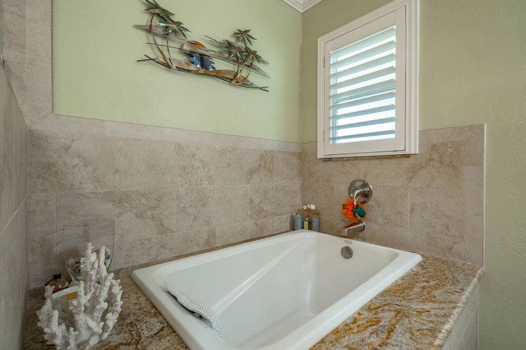2823 NE 35TH Court, Lighthouse Point, FL 33064 DSC00658