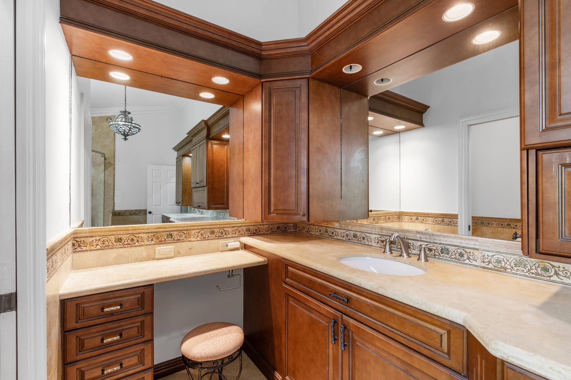 7795 LA CORNICHE Circle, Boca Raton, FL 33433 Primary Suite