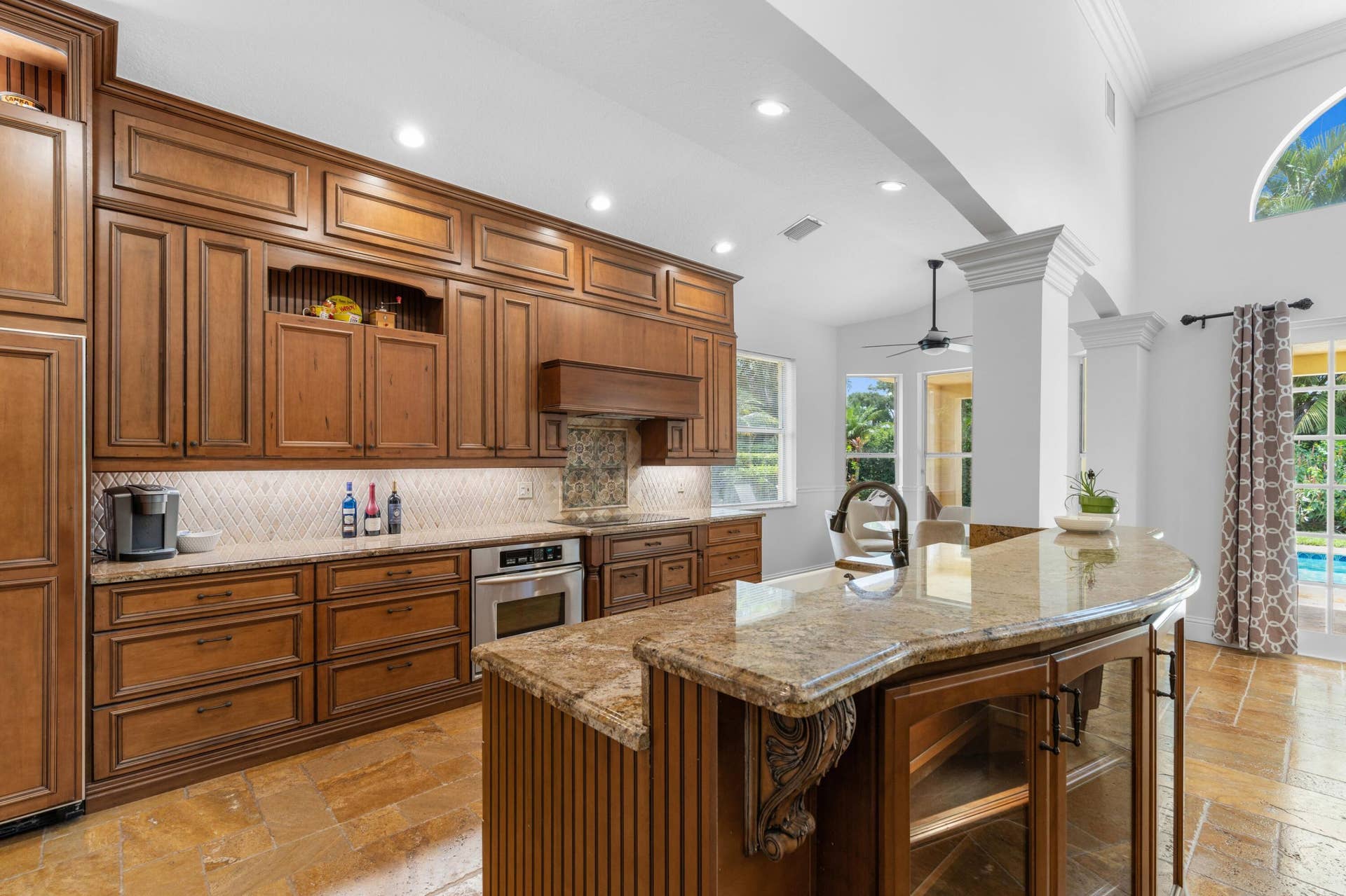 7795 LA CORNICHE Circle, Boca Raton, FL 33433 Kitchen
