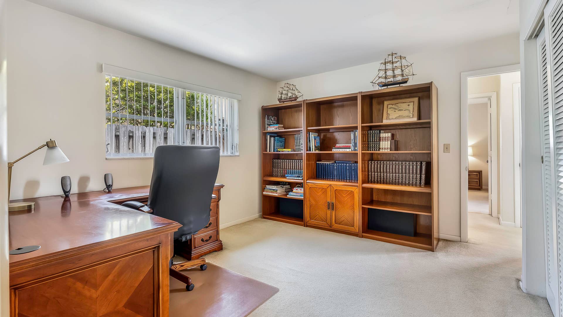 BEDROOM/OFFICE
