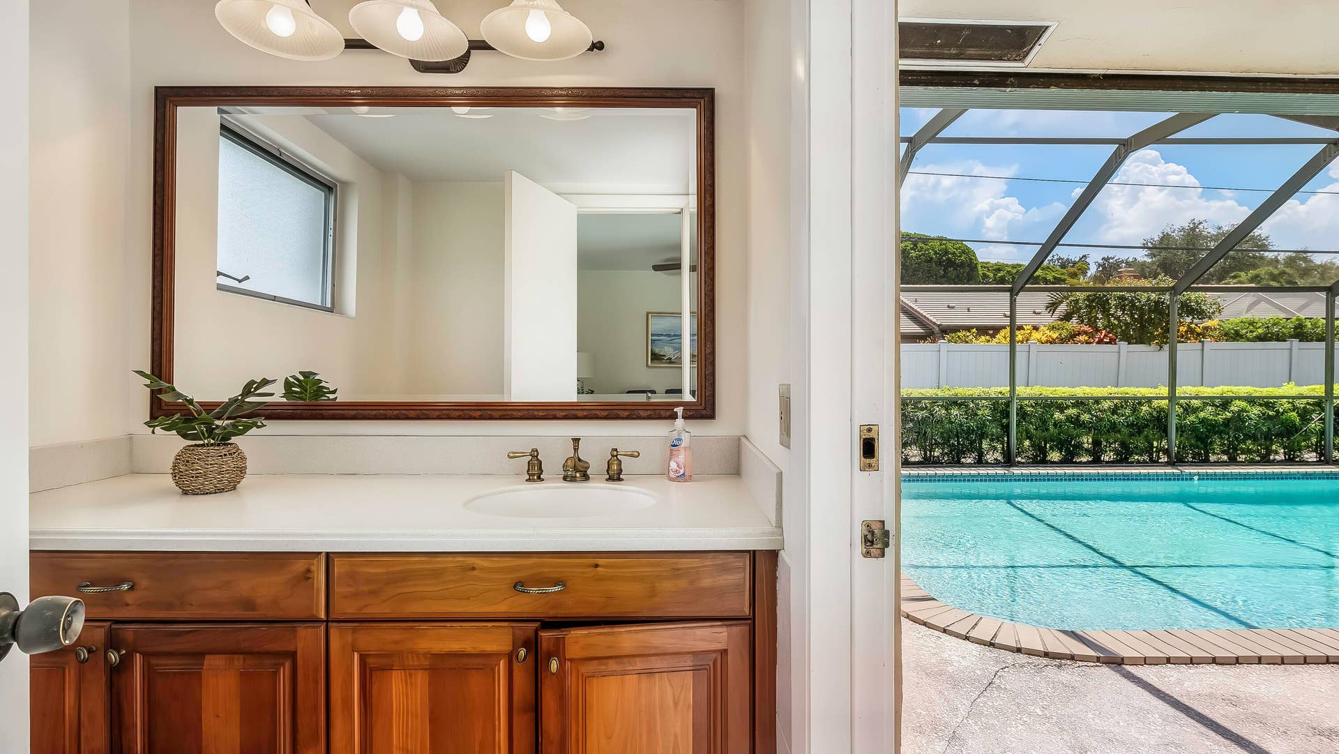CABANA HALF BATH