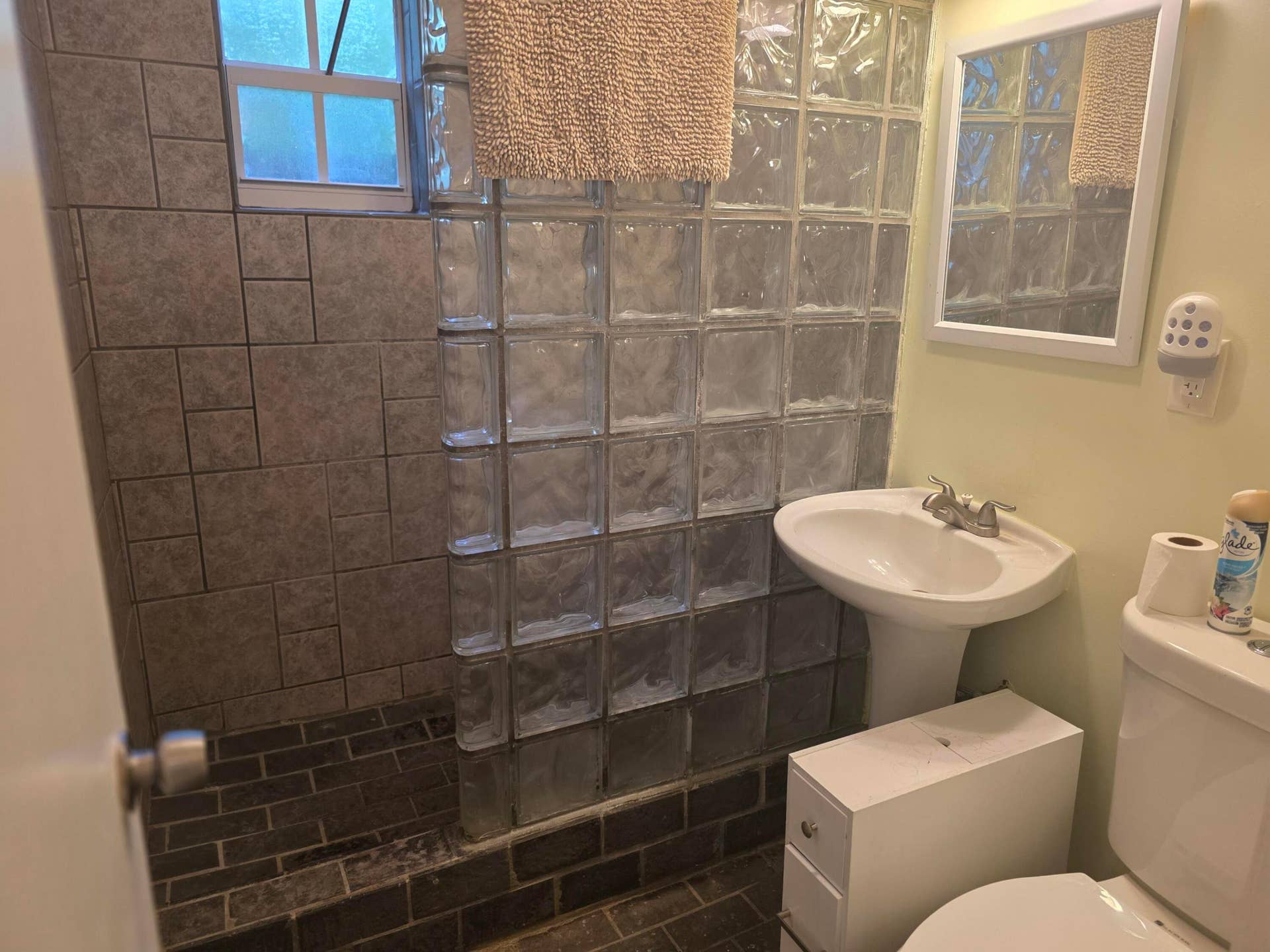 2nd Bathroom