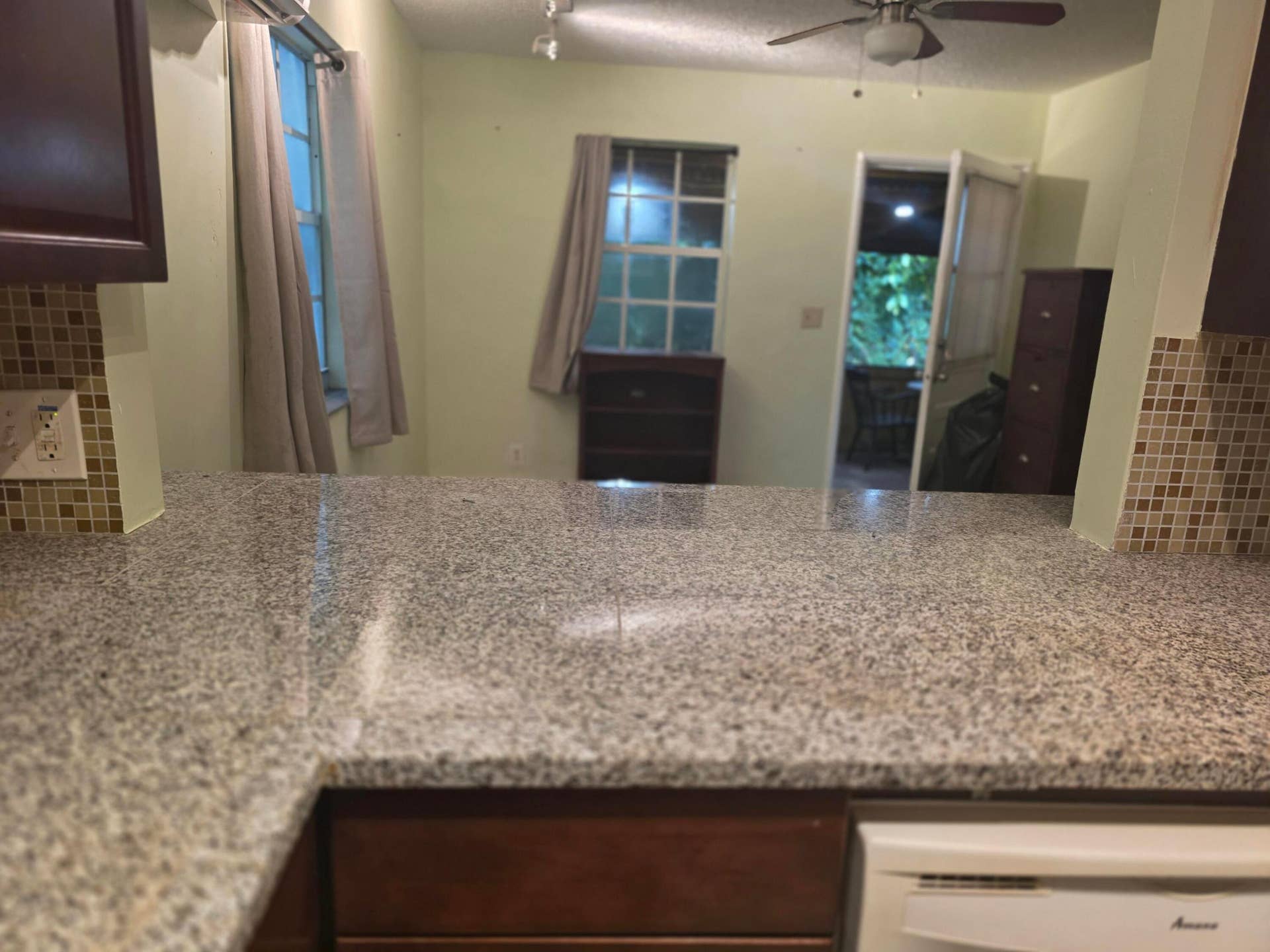 Cottage - Kitchen