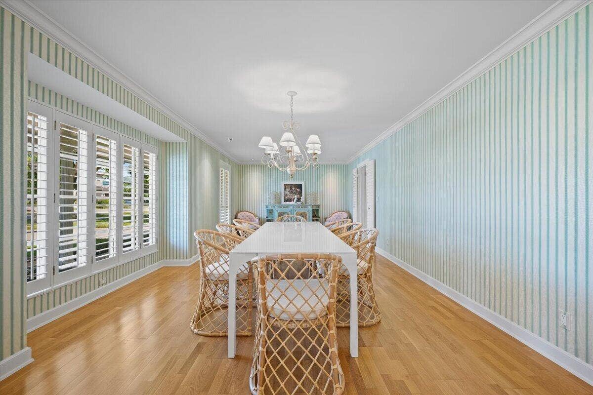 1000 Country Club Drive, North Palm Beach, FL 33408 17-LUX_4966