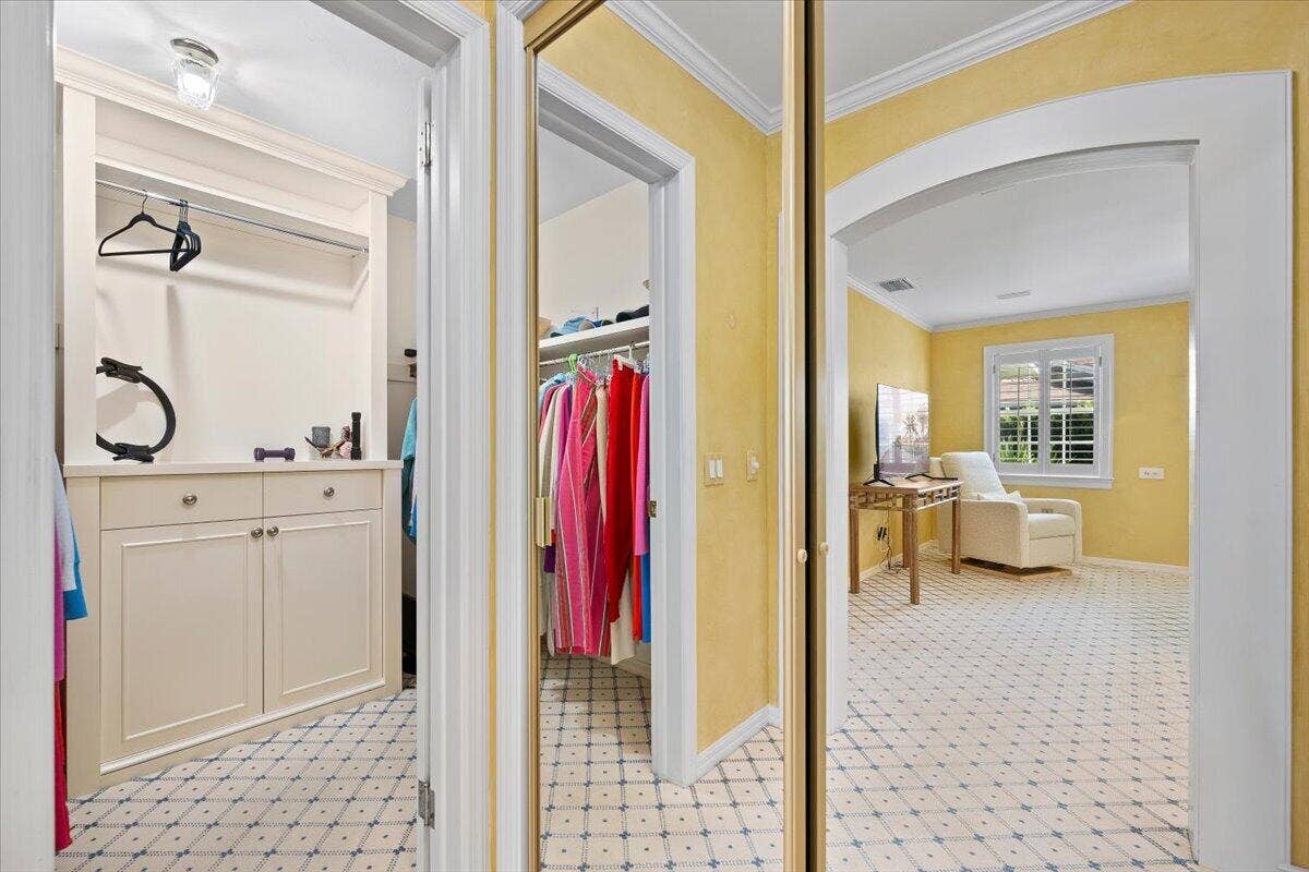 1000 Country Club Drive, North Palm Beach, FL 33408 42-LUX_4946.jpg1