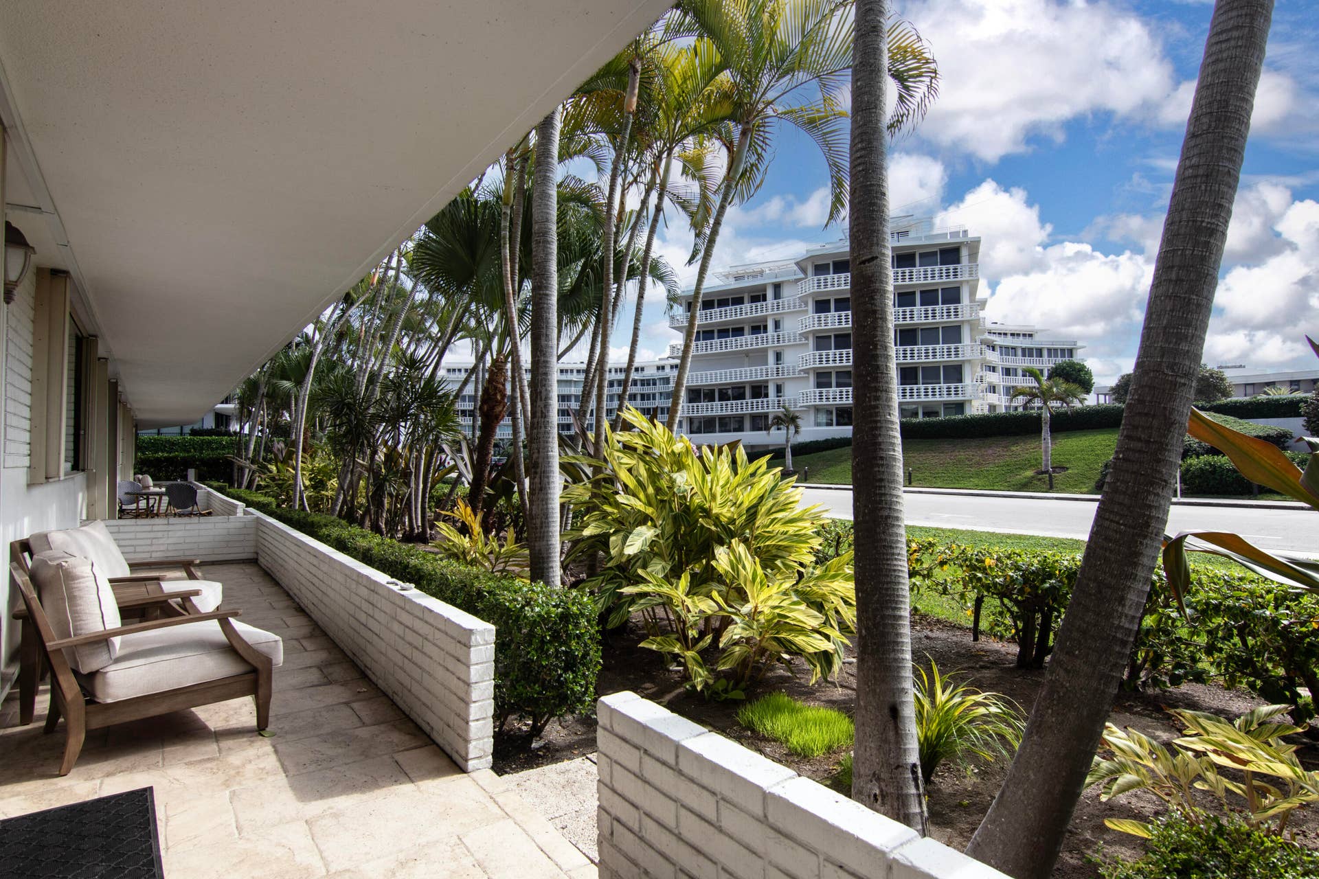 139 SUNRISE Avenue, #103, Palm Beach, FL 33480 IMG_3656