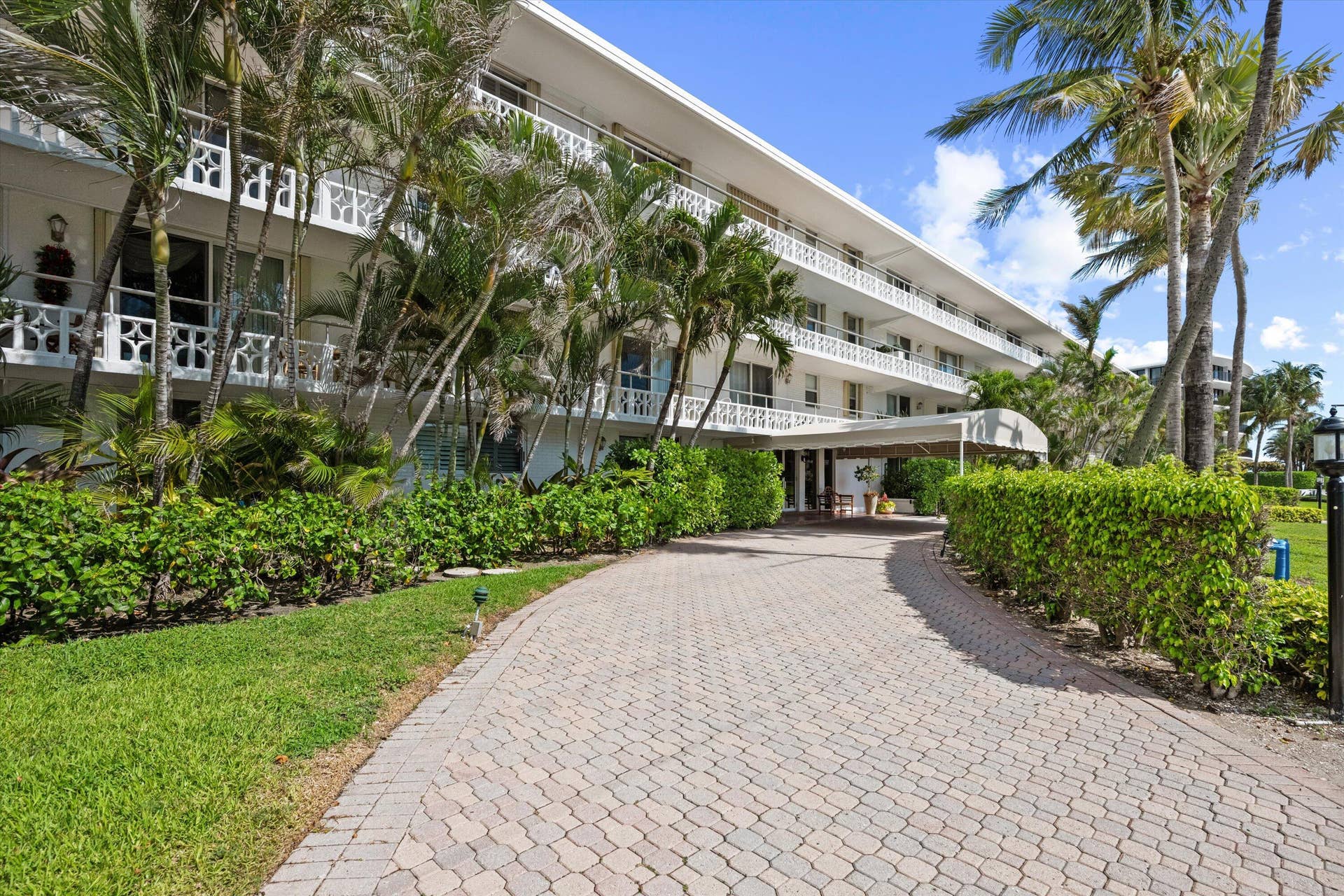 139 SUNRISE Avenue, #101, Palm Beach, FL 33480 28