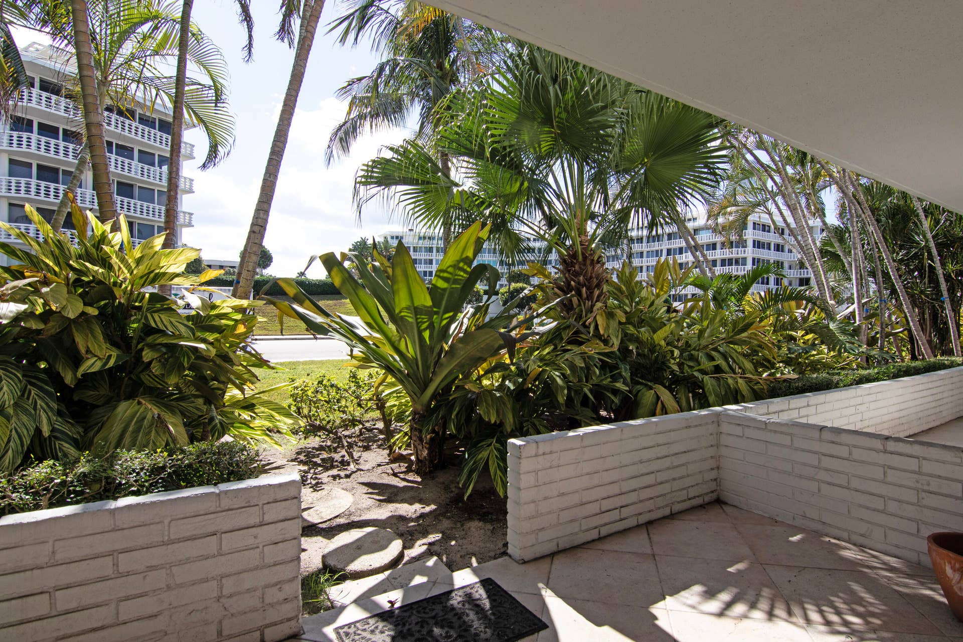 139 SUNRISE Avenue, #101, Palm Beach, FL 33480 IMG_0191