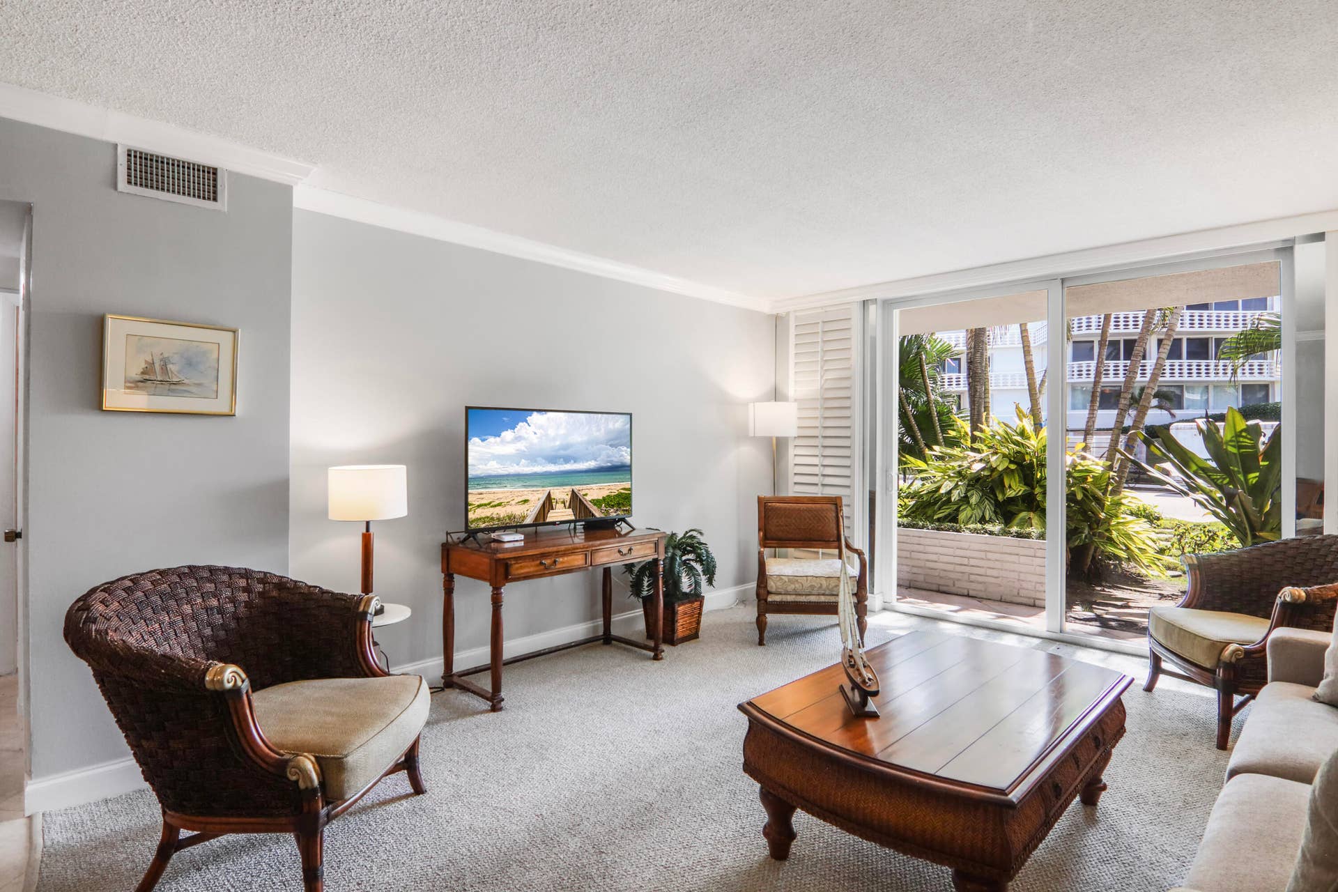 139 SUNRISE Avenue, #101, Palm Beach, FL 33480 IMG_0174